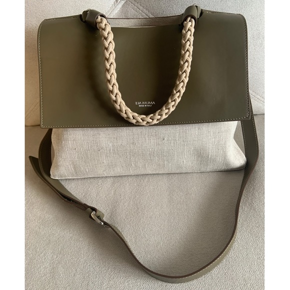 LIA NUMA Structured Italian Leather Crossbody Shoulder Bag - Picture 1 of 12